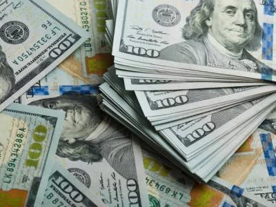 PKR edges up against Dollar